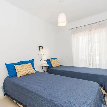 Comfortable And Friendly Apt With Pool, Terrace, Bbq, Aircon In Santa Luzia