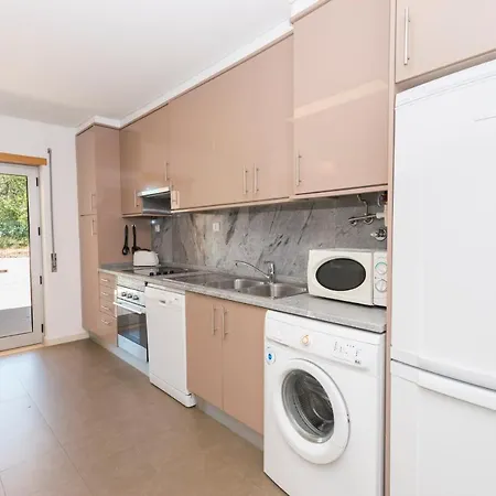 Comfortable And Friendly Apt With Pool, Terrace, Bbq, Aircon In Santa Luzia アパート