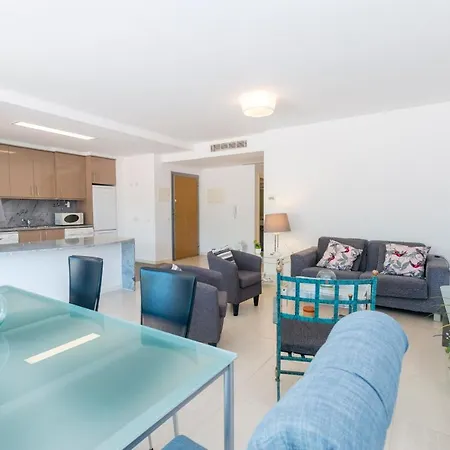 Comfortable And Friendly Apt With Pool, Terrace, Bbq, Aircon In Santa Luzia タヴィラ