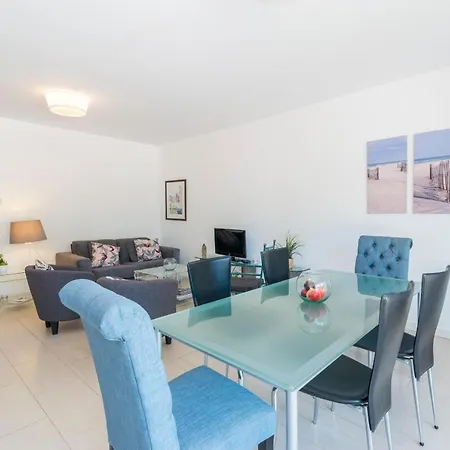 アパート Comfortable And Friendly Apt With Pool, Terrace, Bbq, Aircon In Santa Luzia *