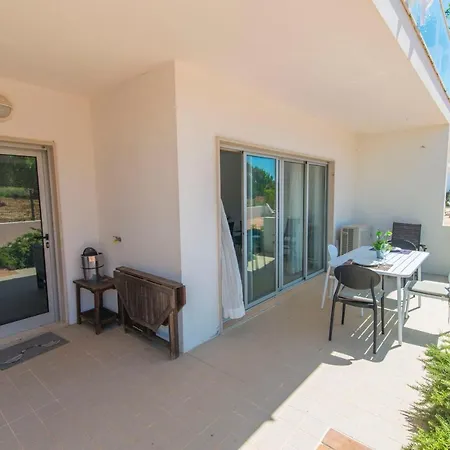 Comfortable And Friendly Apt With Pool, Terrace, Bbq, Aircon In Santa Luzia * タヴィラ
