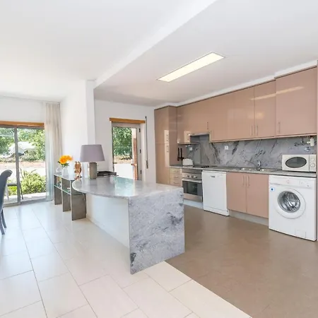 Comfortable And Friendly Apt With Pool, Terrace, Bbq, Aircon In Santa Luzia *