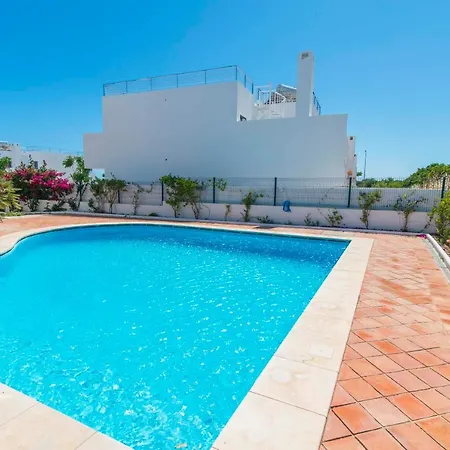 Comfortable And Friendly Apt With Pool, Terrace, Bbq, Aircon In Santa Luzia *