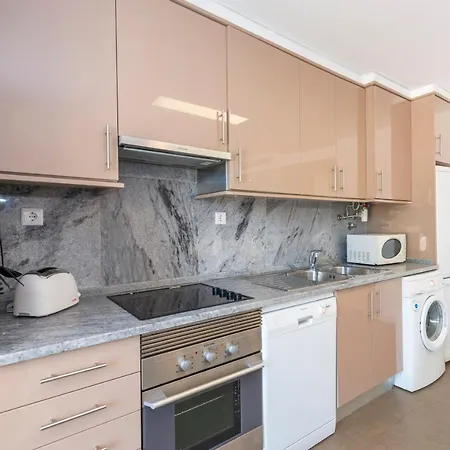 Comfortable And Friendly Apt With Pool, Terrace, Bbq, Aircon In Santa Luzia